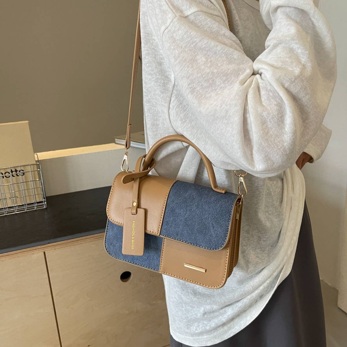 FASHIONABLE SPLICING COMMUTER SHOULDER BAG_CWAB3303