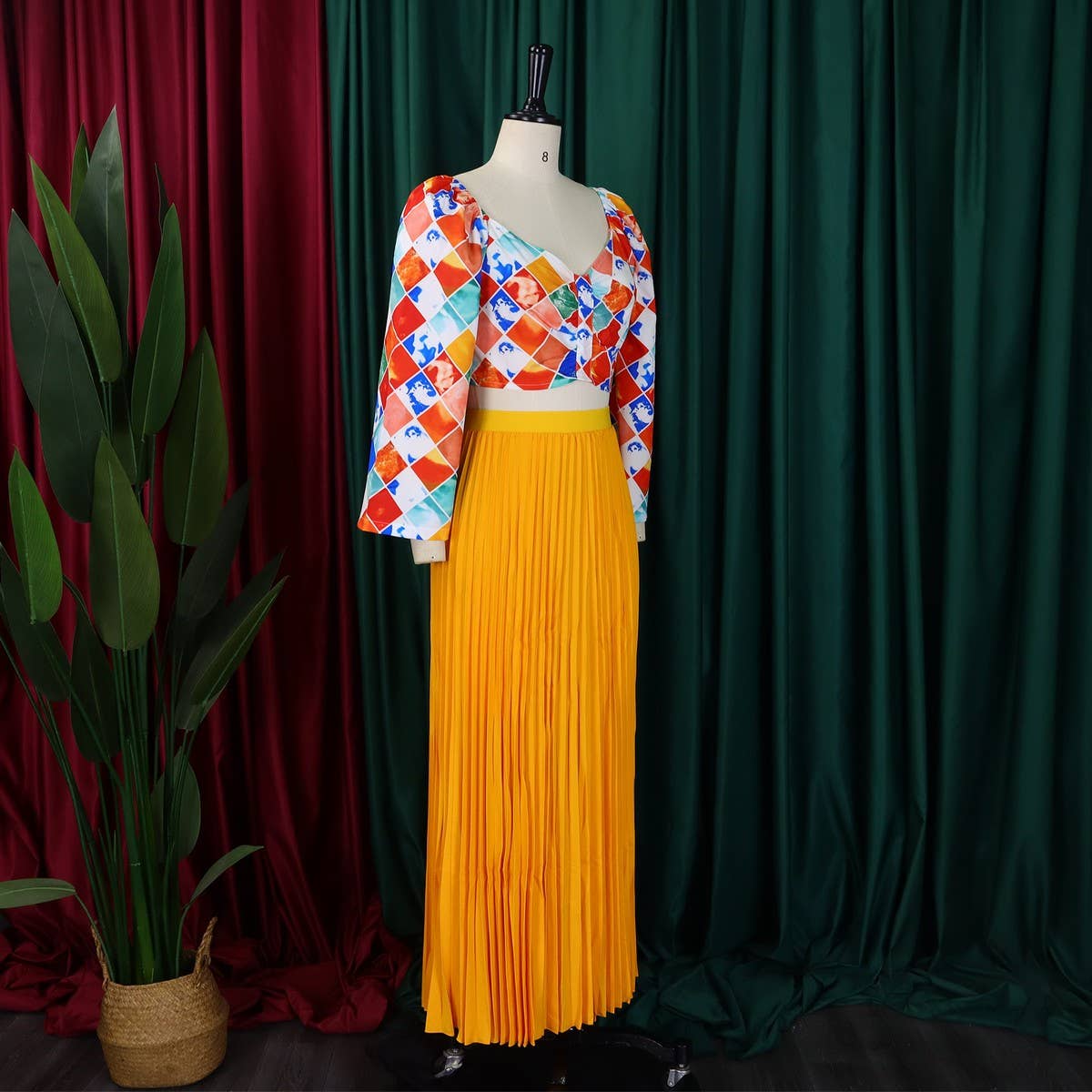 PRINTED TOP PLEATED LONG SKIRT TWO PIECE SUIT_CWSTB1137