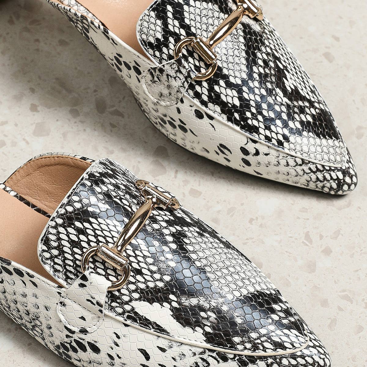 CASUAL SNAKE PRINT FLAT BOTTOM LAZY MULES_CWSHF0032
