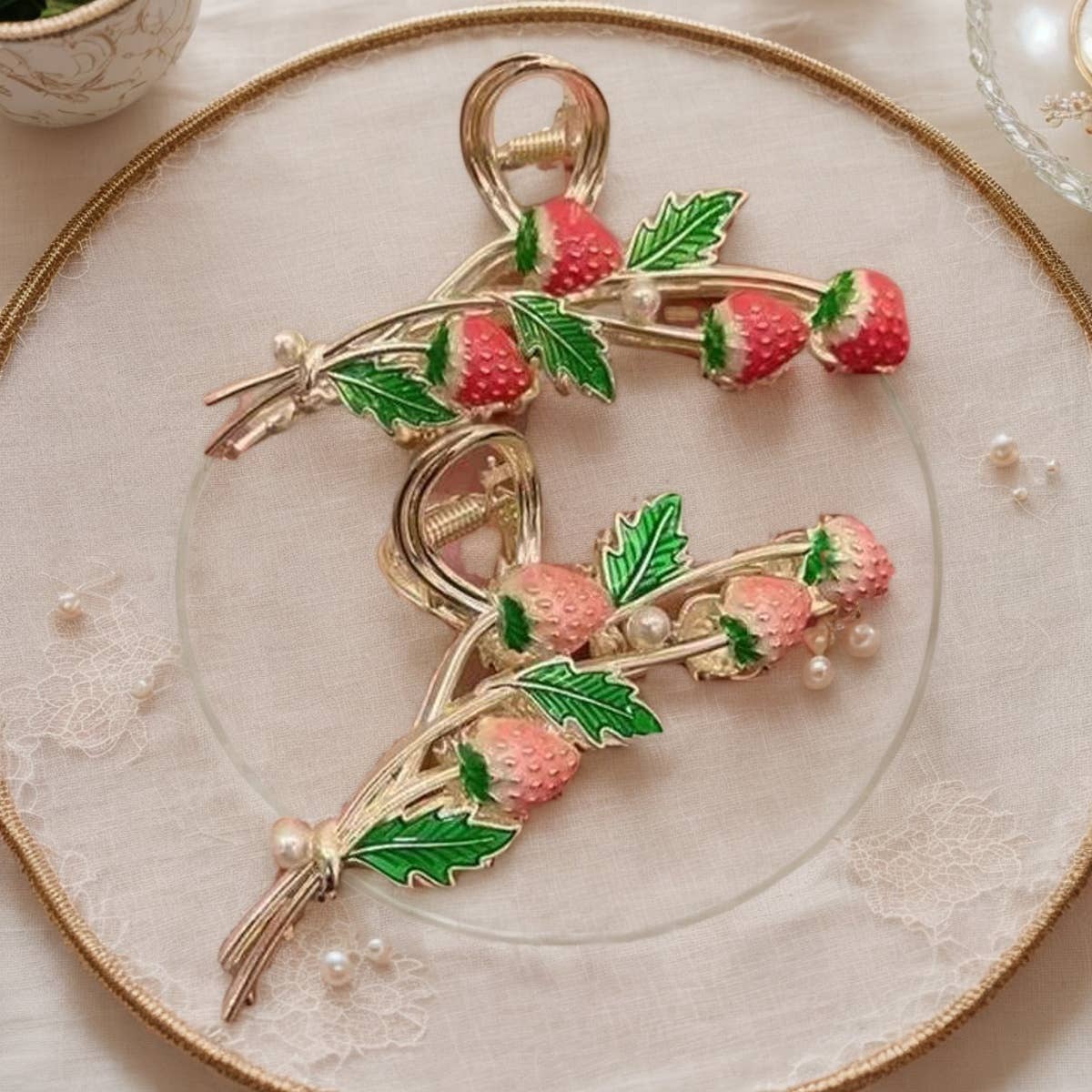 STRAWBERRY HAIR CLAW CLIP FOR WOMEN LARGE CUTE_CWAHA0539