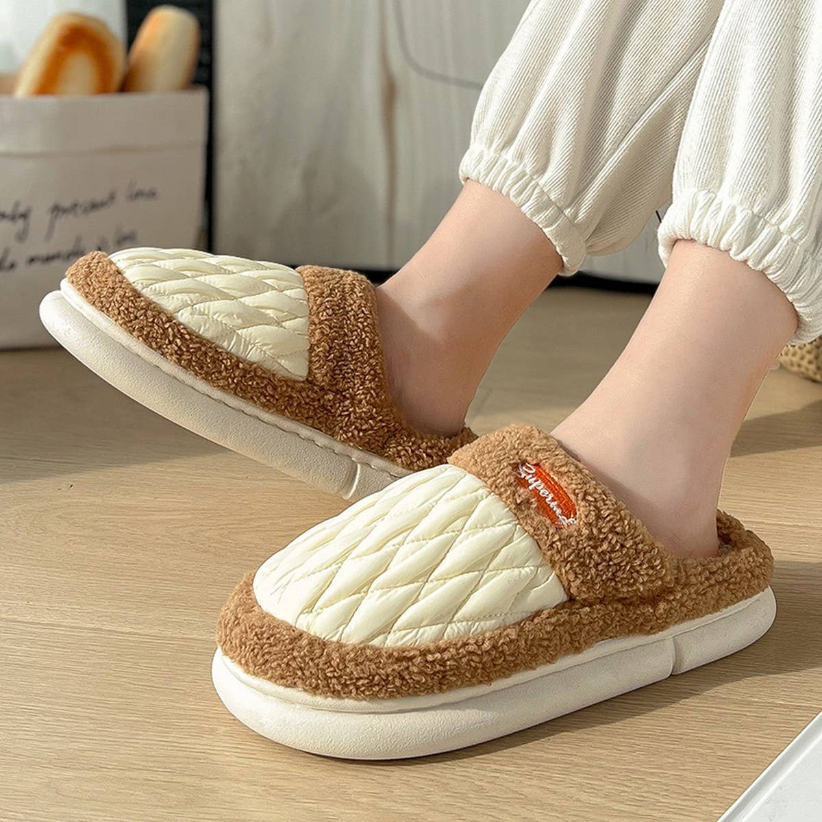 Winter Slippers Warm Cushioned Slides House Shoes_Cwshs0299
