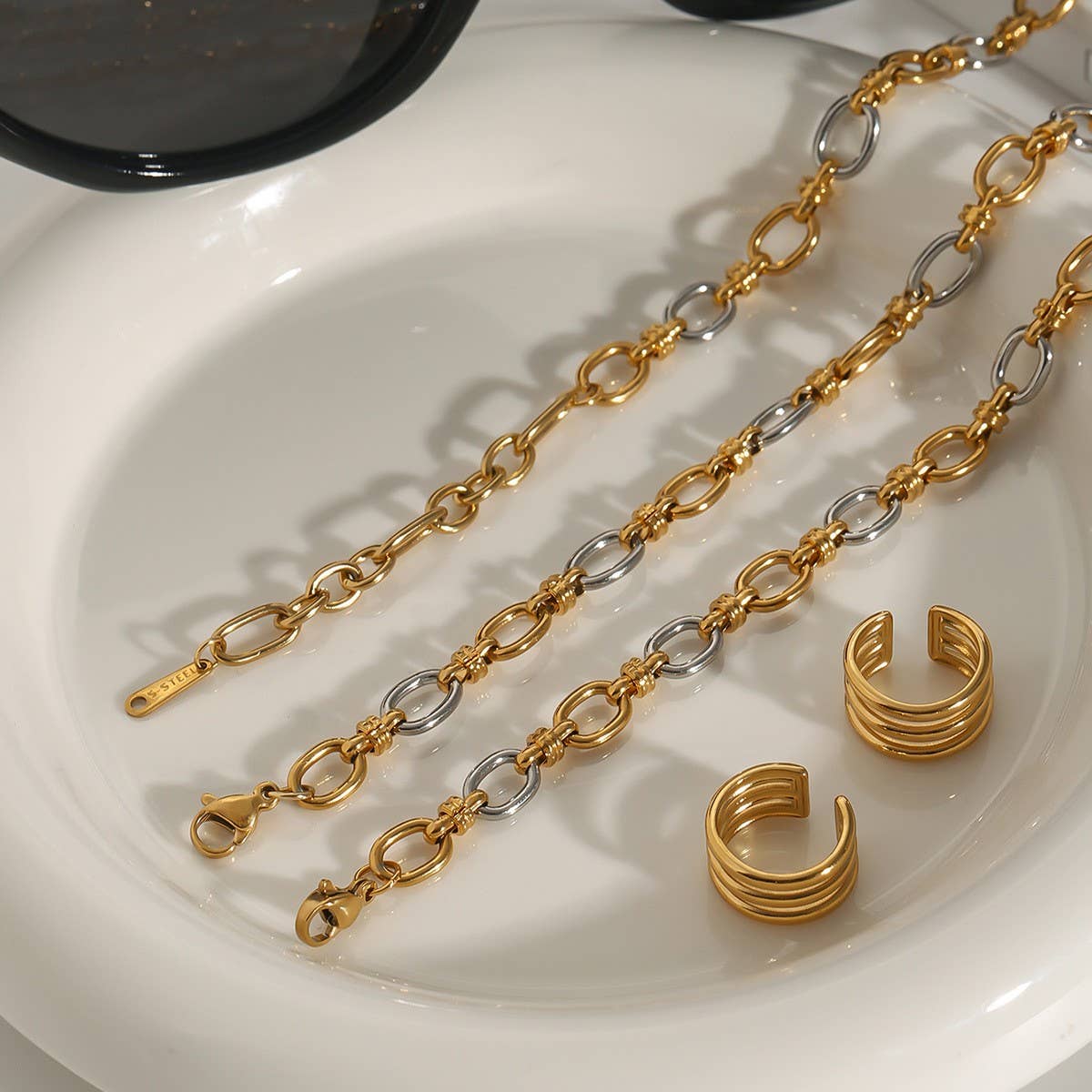 18K GOLD SILVER TWO TONE CROSS CLASP NECKLACE_CWAJE4860