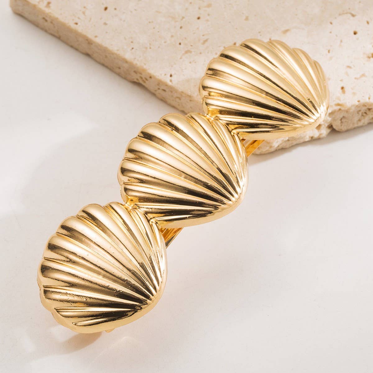 MINIMALIST METAL HEART LEAF SHELL PONYTAIL CLIP_CWAHA6179