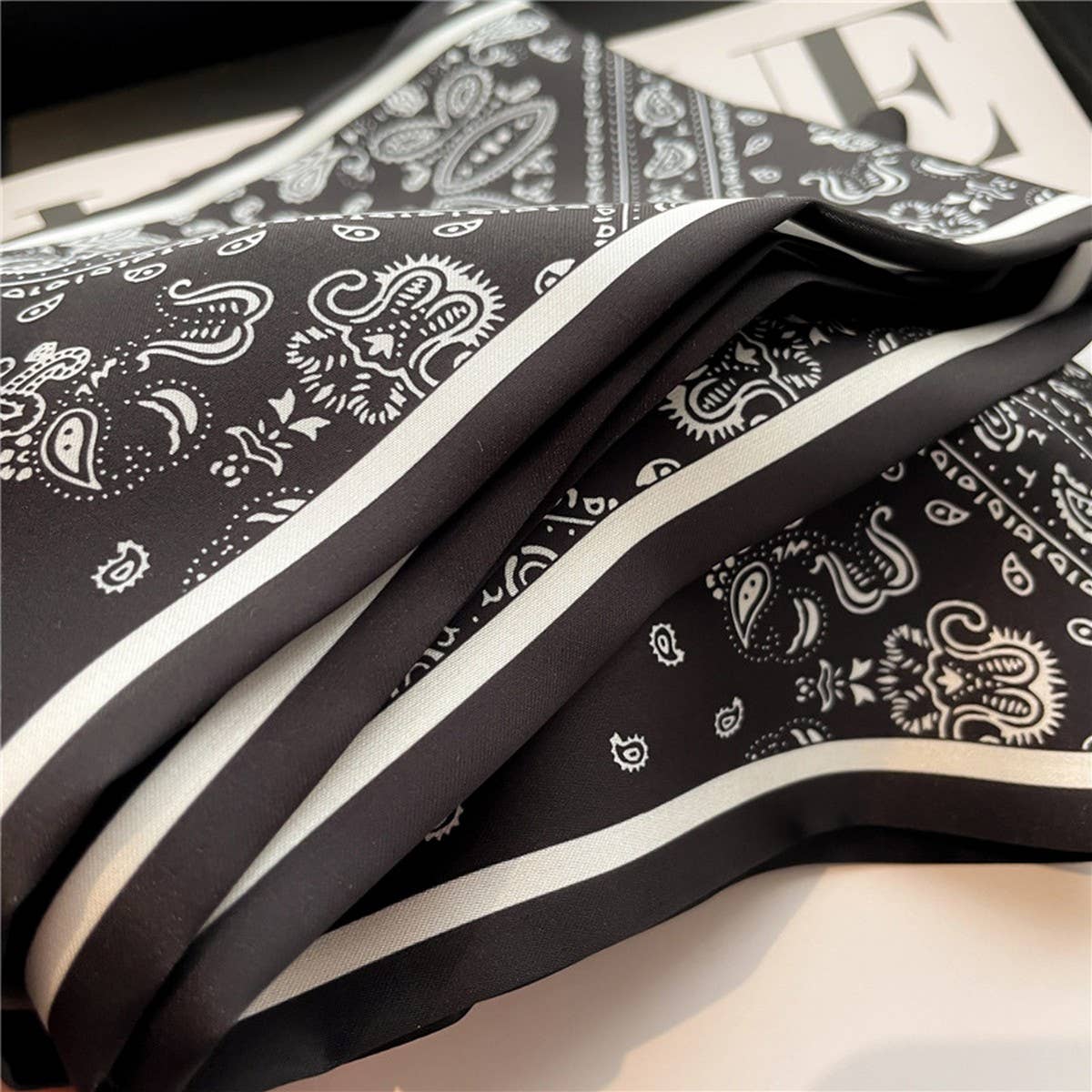 Thin Fashionable And Versatile Silk Head Scarf_Cwasc1518