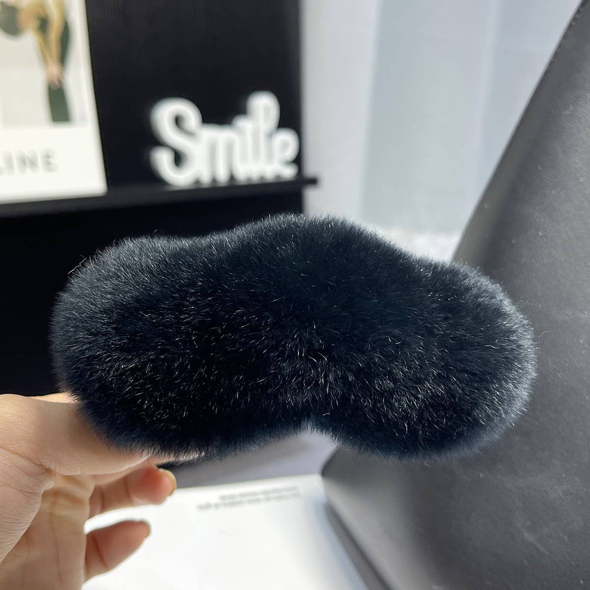FUZZY BUNNY FUR HAIR CLAW LARGE LAZY STYLE CLIP_CWAHA3323