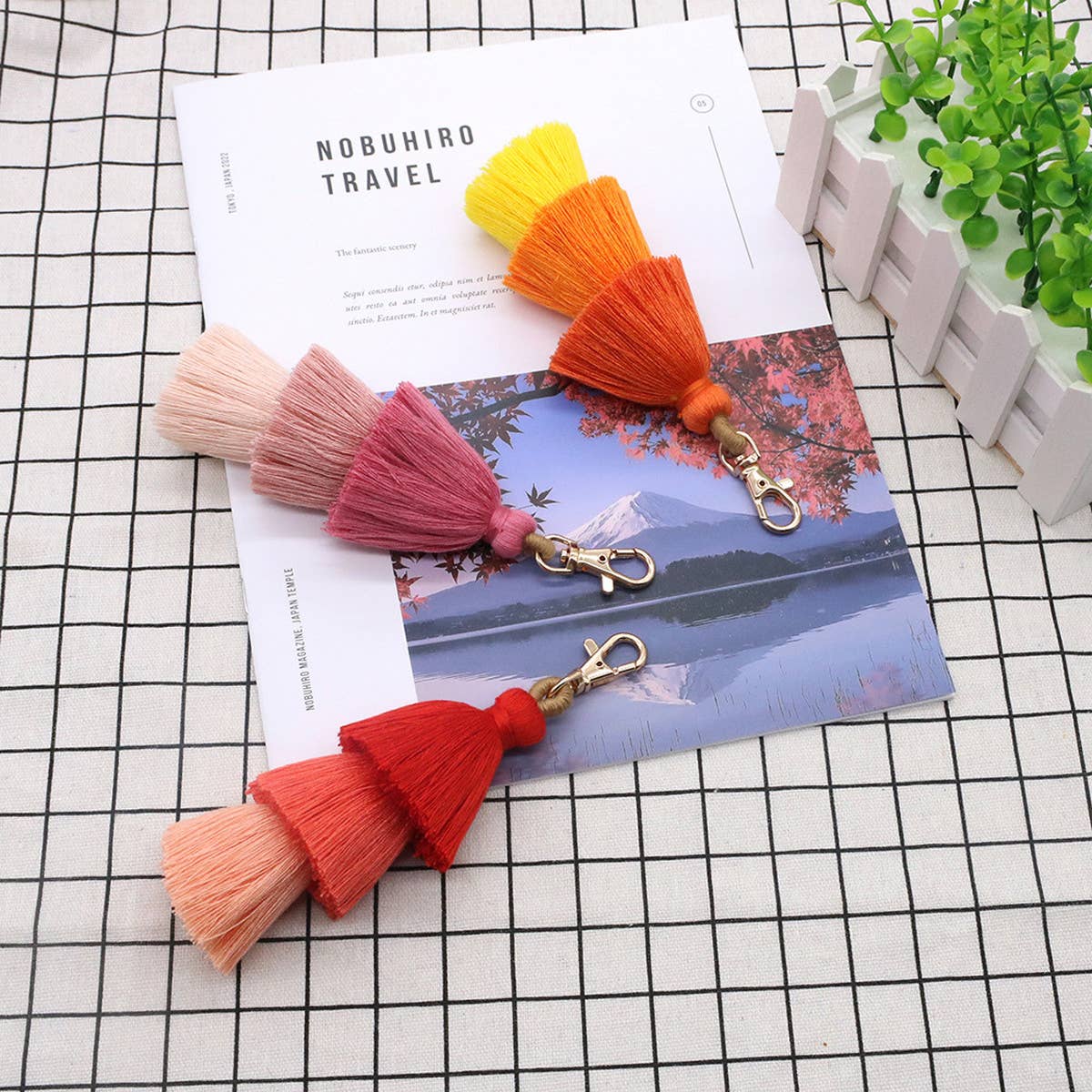 HANDMADE COTTON ROPE TASSEL KEYCHAIN_CWMM1558