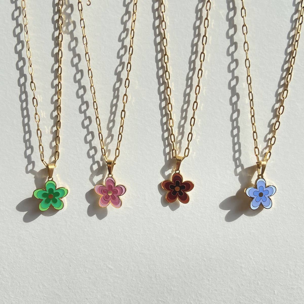 MULTI LAYERED OIL DRIPPING FLOWER PENDANT NECKLACE_CWMM3825