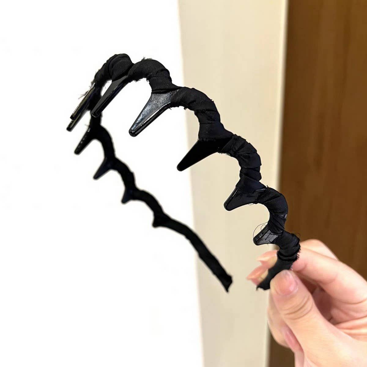 SIMPLE NON SLIP TOOTHED WAVY HEADBAND_CWAHA2844