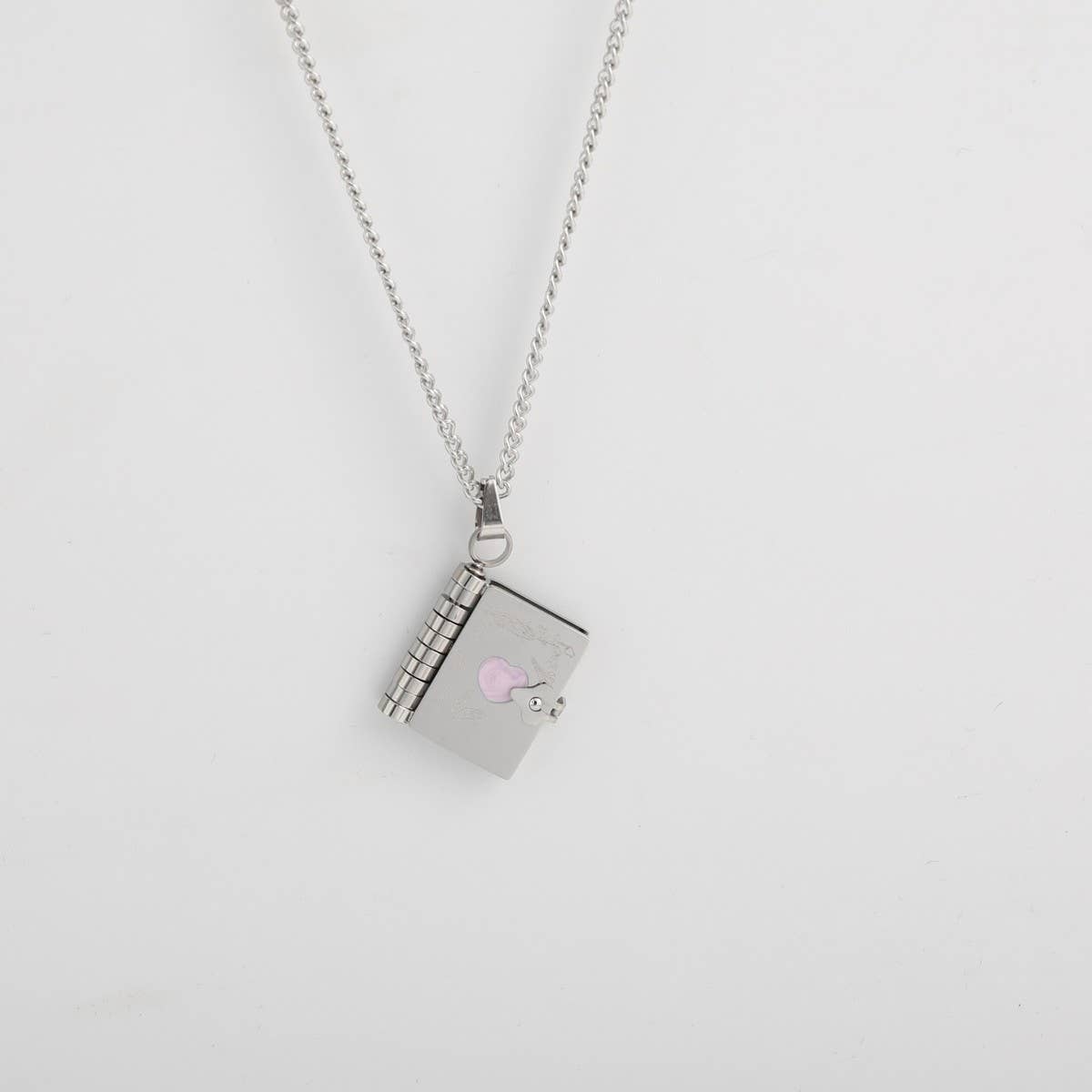 OPEN AND CLOSE BOOK LETTER NECKLACE_CWAJE1602