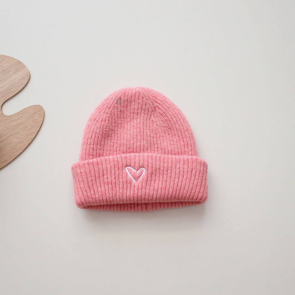 CHILDRENS STYLISH EMBROIDERED HEART KNITTED HAT_CWAH2934