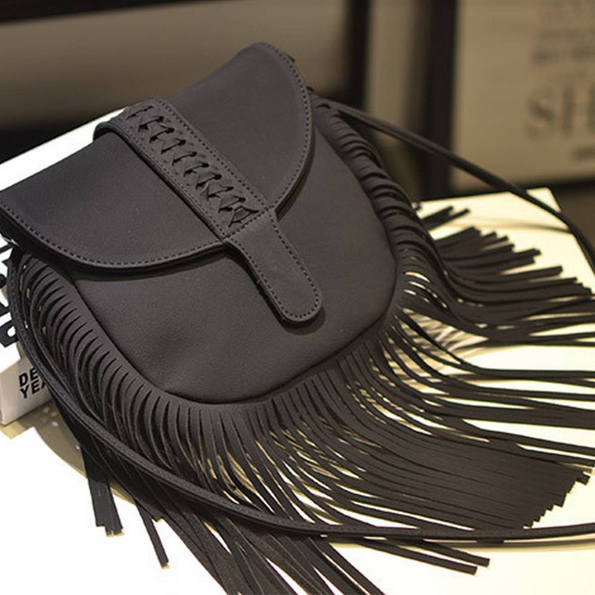 Cwab4566_Flap Woven Half Circle Tassel Shoulder Bag