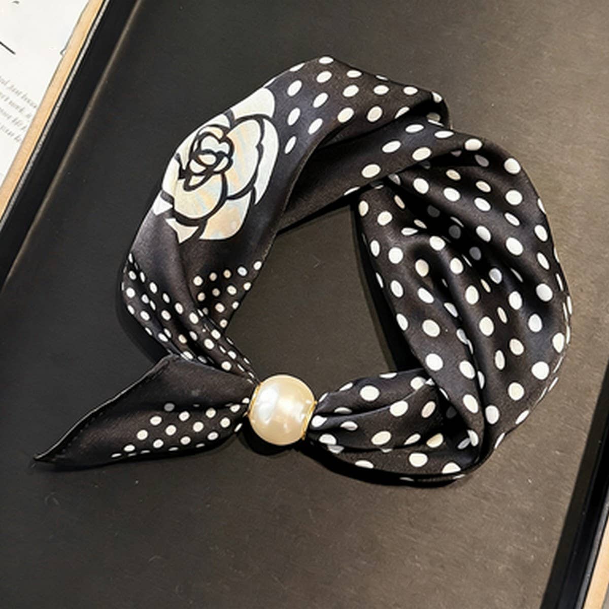 Ivory Pearl Magnetic Skinny Neck Scarf_Cwasc03933