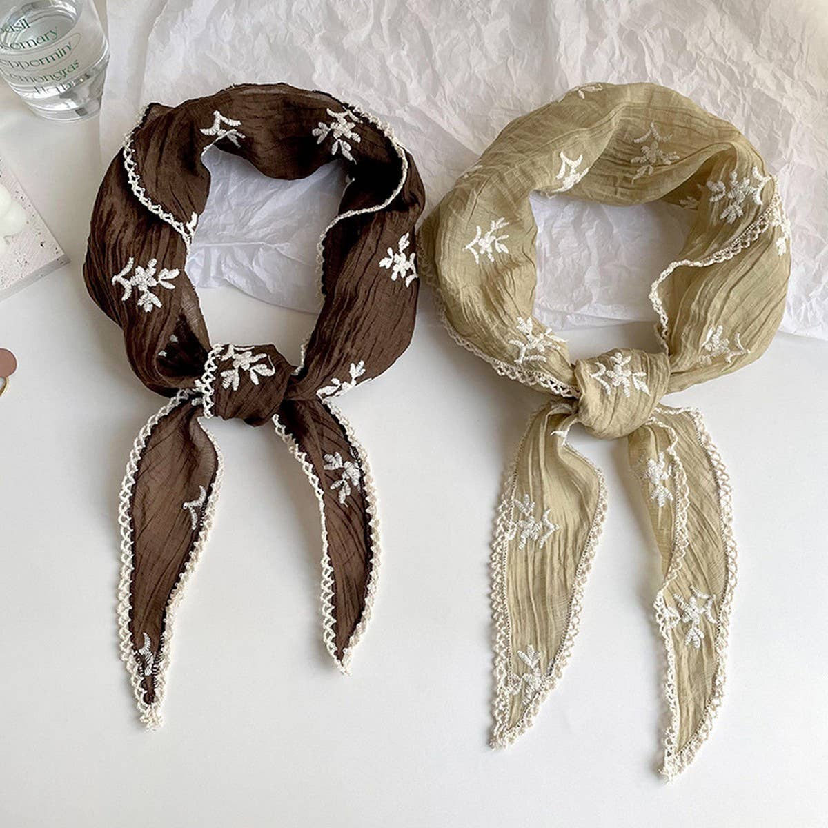 THIN FLORAL LACE TRIANGLE SCARF_CWASC0743