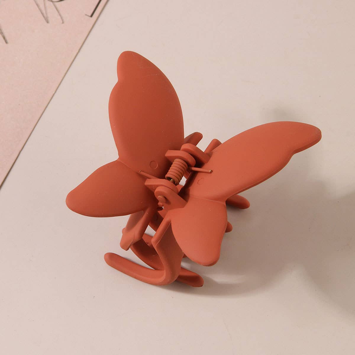 MATTE BUTTERFLY HAIR CLAW CLIP STRONG STYLISH_CWAHA0087