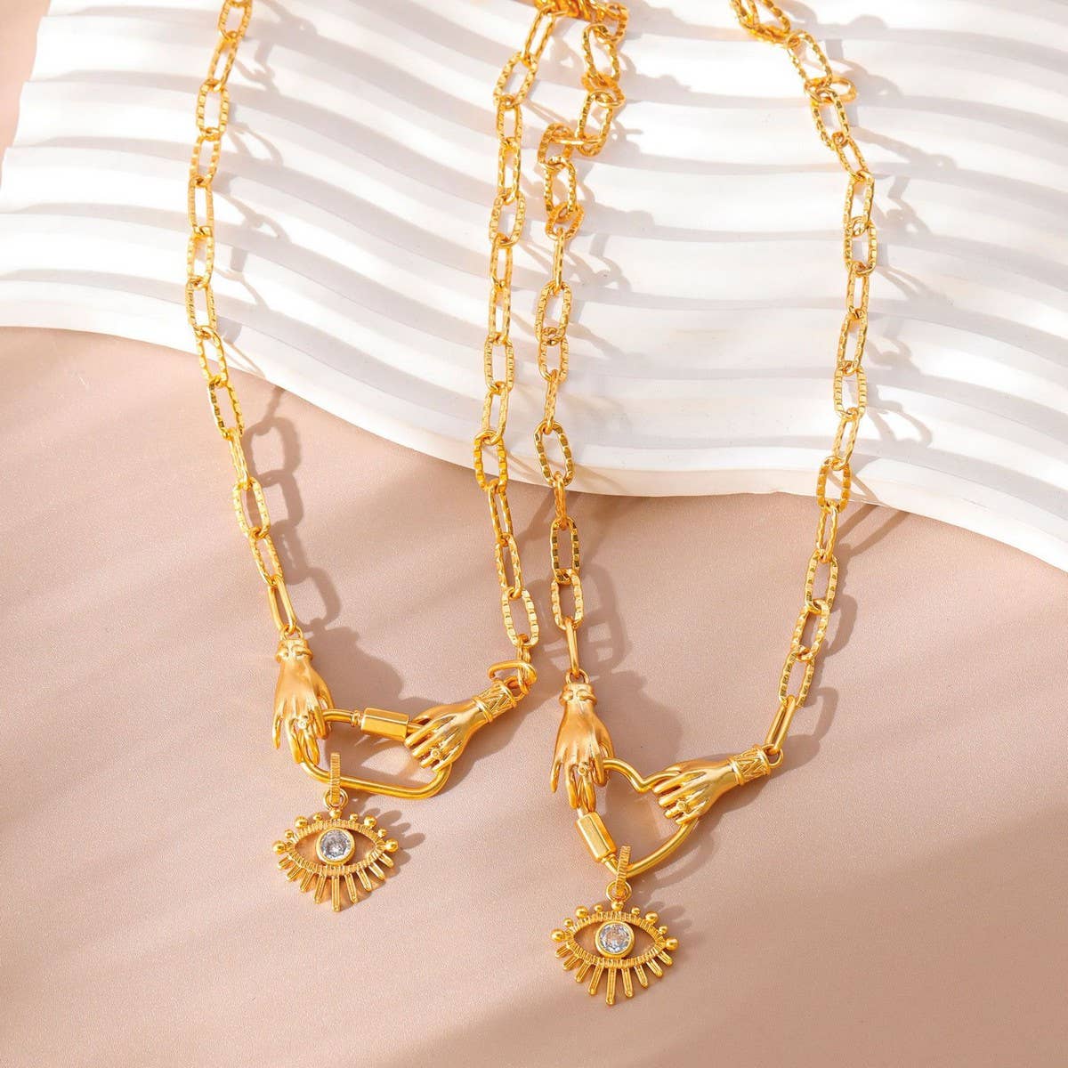 HIGH END AND VERSATILE DEVILS EYE ZIRCON NECKLACE_CWMM3832