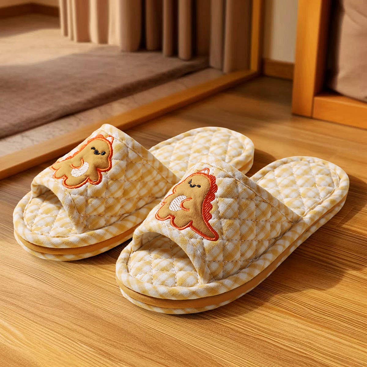 THICK COTTON COUPLE SLIPPERS WITH NON SLIP SOLE_CWSHF0182