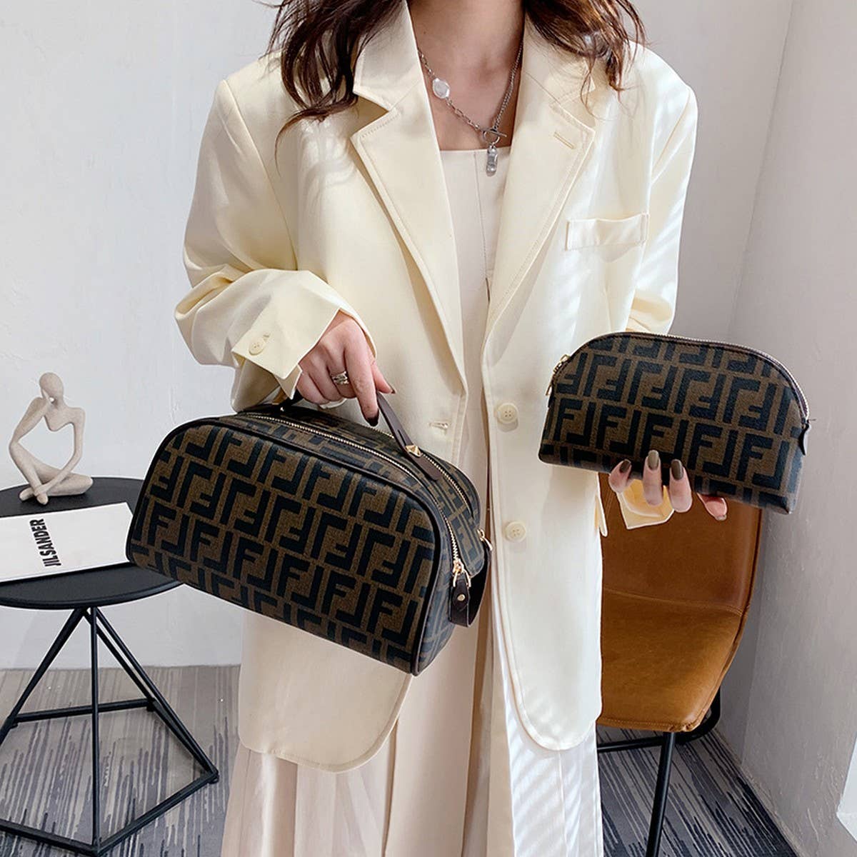 LETTER HAND HELD LARGE CAPACITY COSMETIC BAG_CWAB4394