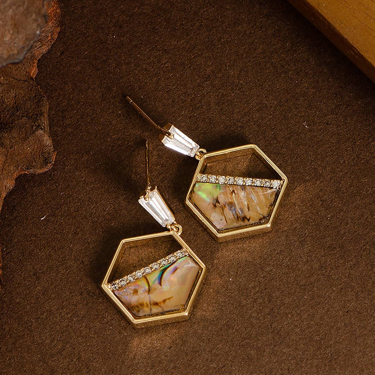 ABALONE DIAMOND ZIRCON PENDANT EARRINGS_CWMM4300