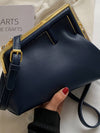 RETRO SIMPLE METAL CLIP SHOULDER BAG_CWAB1598