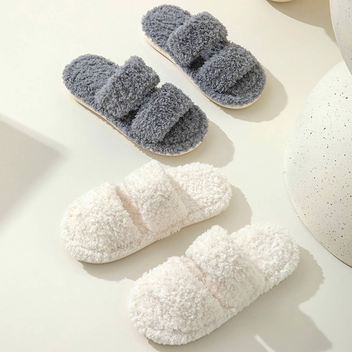 HOME CURLY INDOOR OPEN FUR SLIPPERS_CWSHS0825