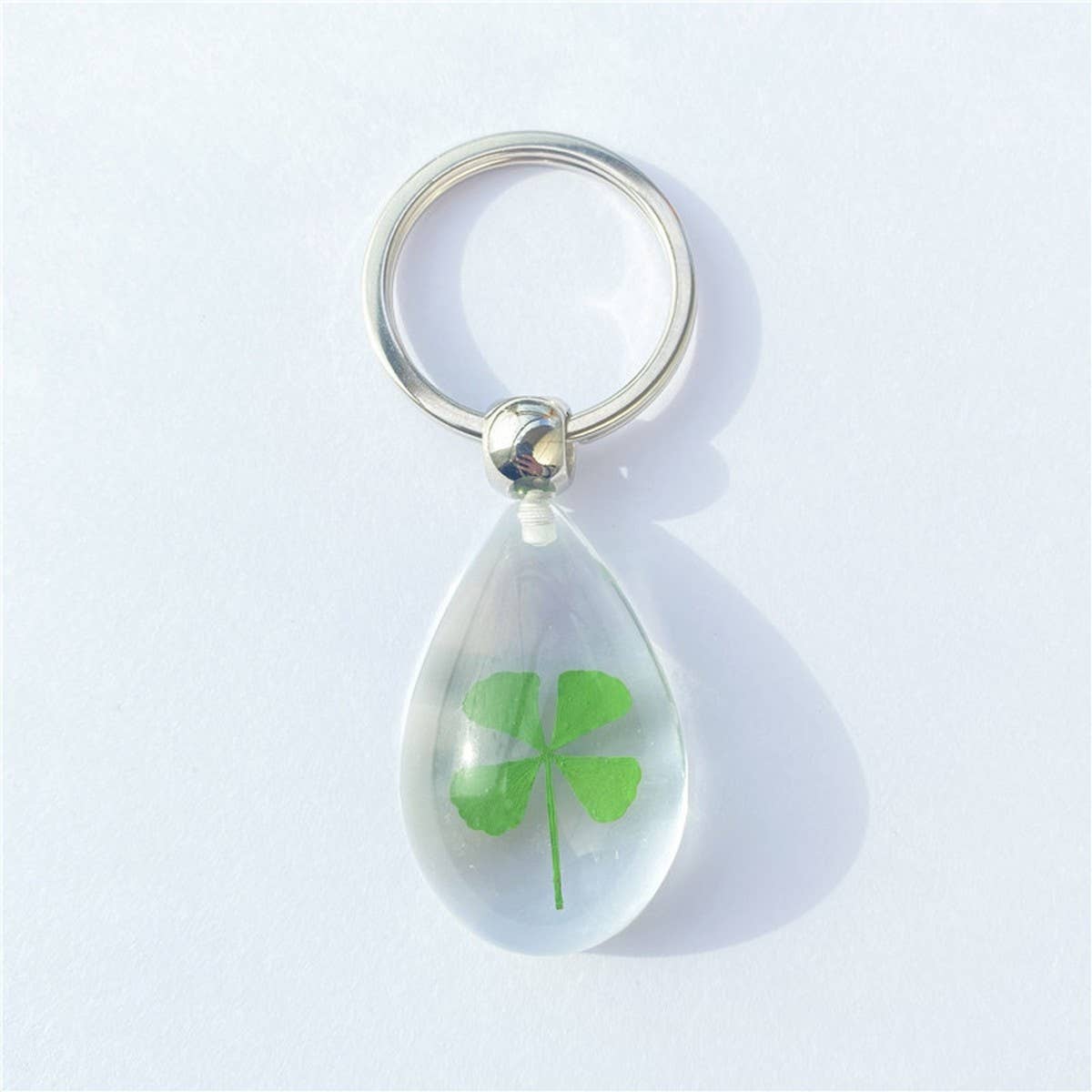 CREATIVE NEW FOUR LEAF CLOVER LUMINOUS KEYCHAIN_CWMM3708