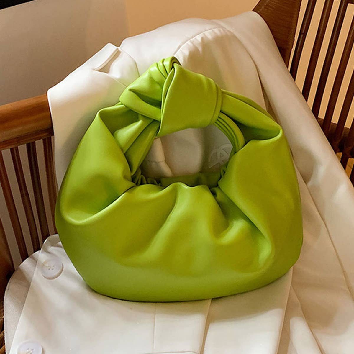 STYLISH PLEATED HAND CLUTCH BAG_CWAB1555