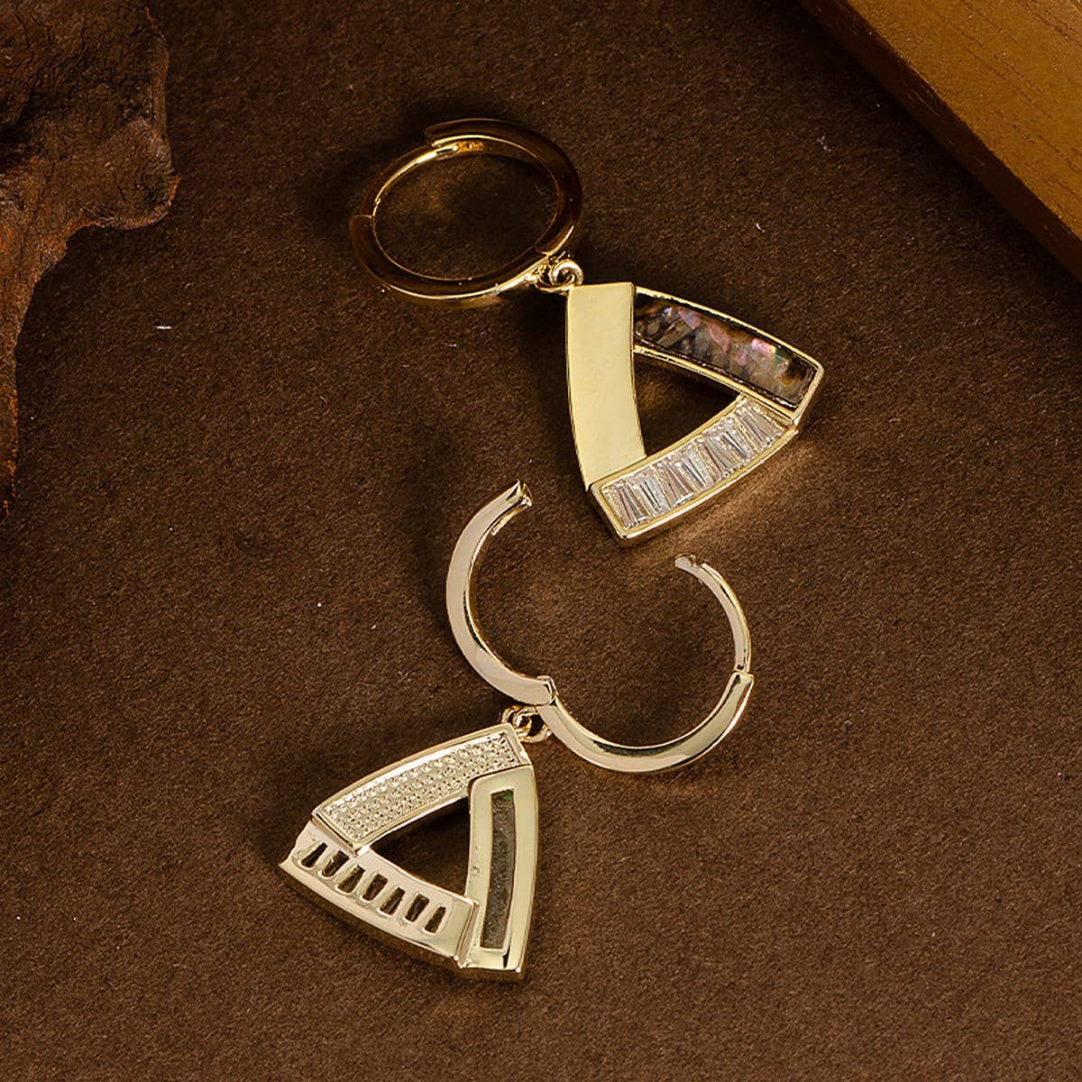 NATURAL ABALONE ZIRCON MOTHER OF PEARL EARRINGS_CWMM4329