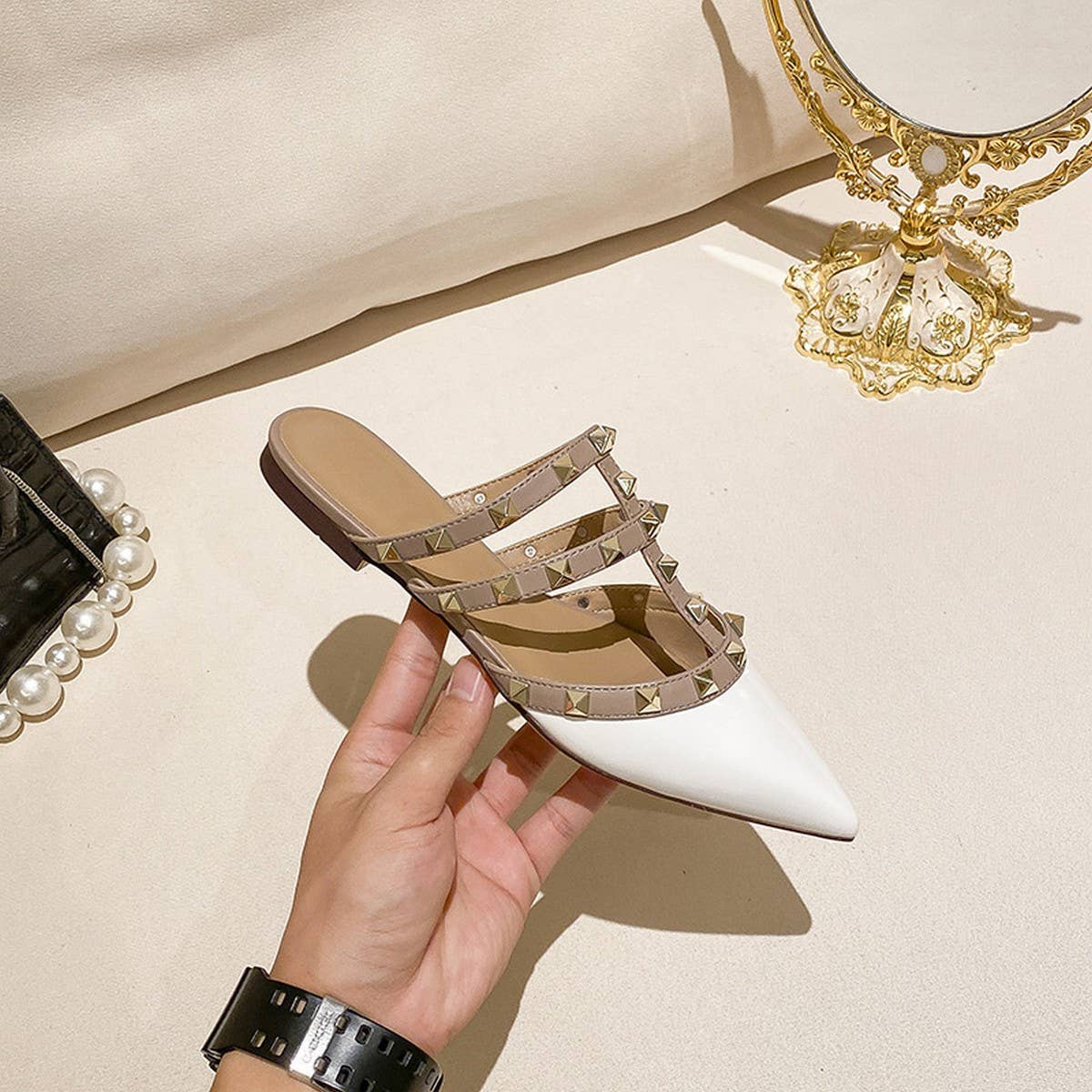 FASHIONABLE POINTED FLAT SOLE SANDALS_CWSHS0480