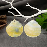 NATURAL YELLOW SHELL TEARDROP SHAPED EARRINGS_CWMM4261