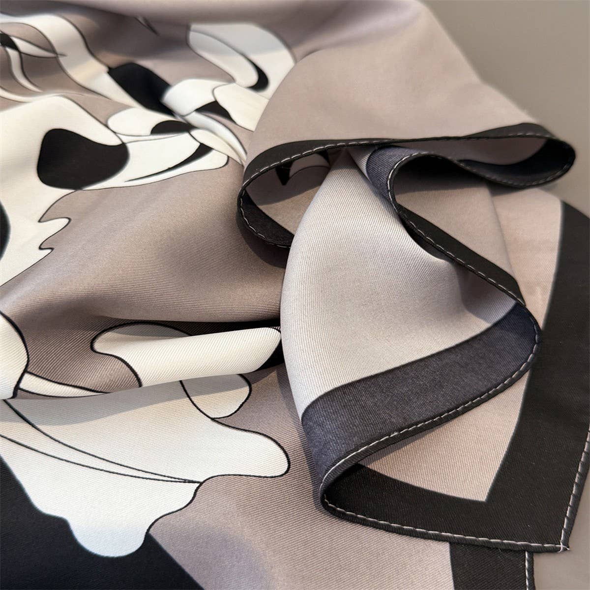 Retro Floral Faux Silk Square Neck Scarf_Cwasc03436