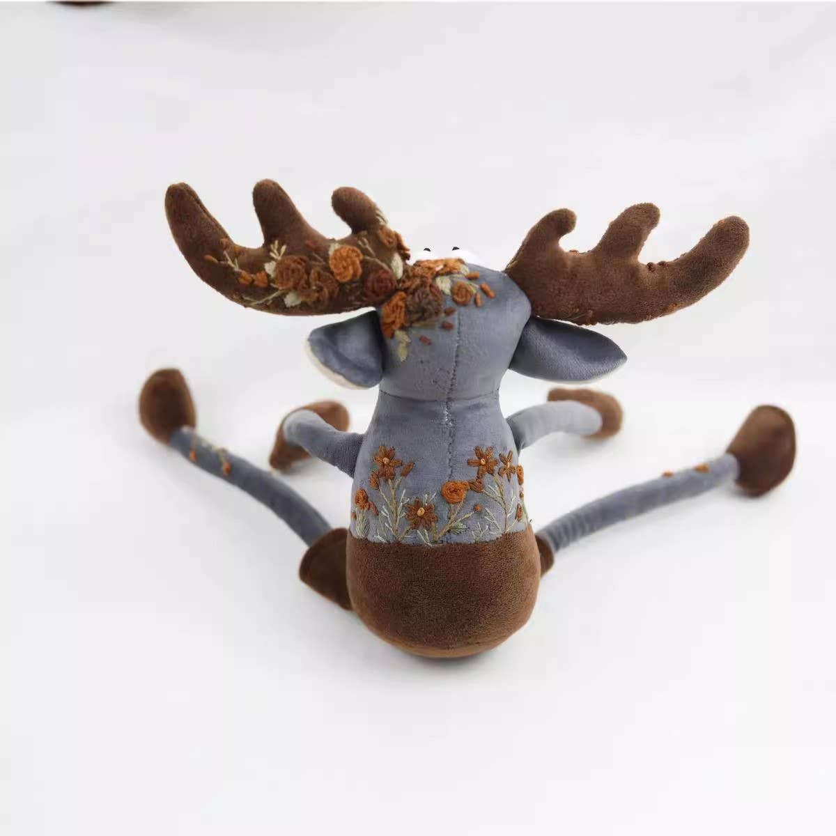 EMBROIDERED VINE FLOWER DEER PLUSH DOLL TOY_CWMM6049