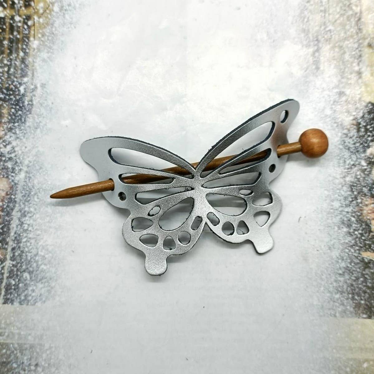 METALLIC LEATHER VINTAGE BUTTERFLY HAIRPIN_CWAHA6386