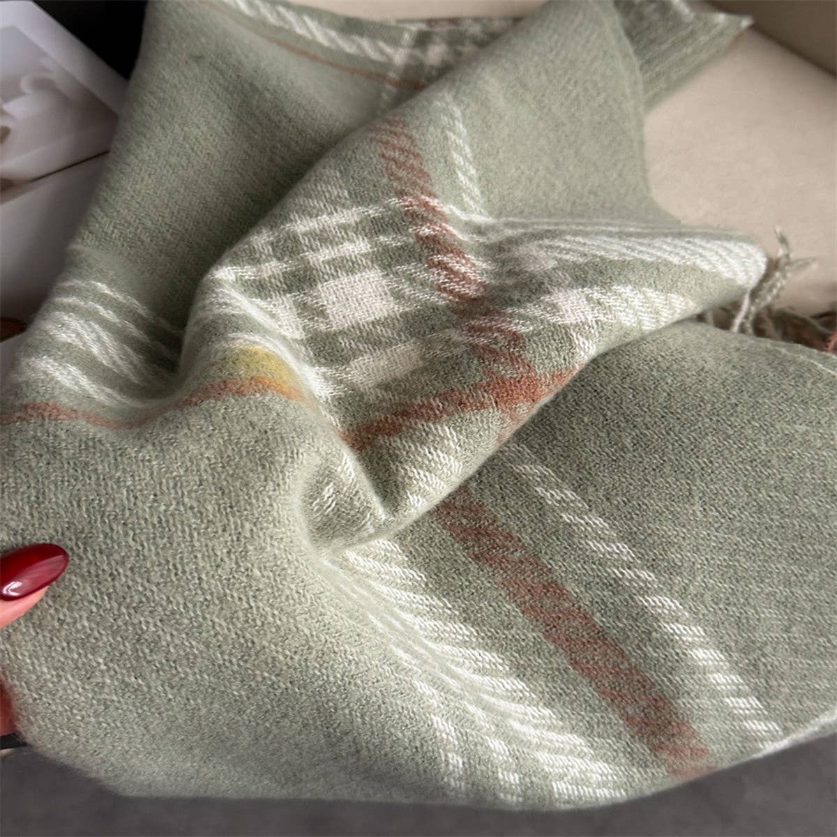 Minimal Plaid Soft Cashmere Feel Winter Scarf_Cwasc03246
