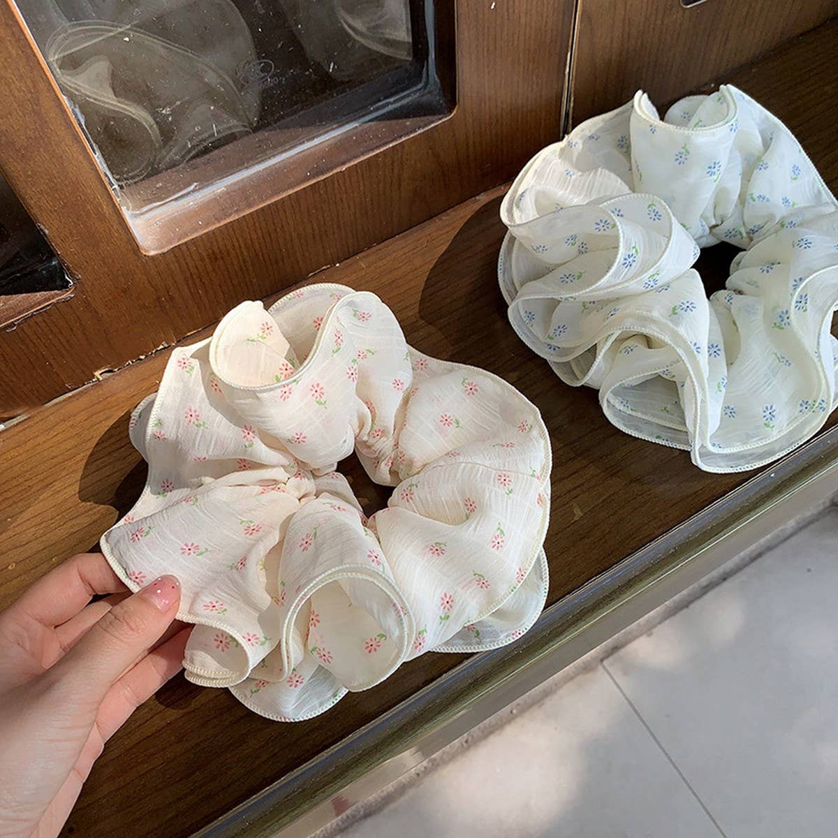 PINK FLORAL 4 LAYER SCRUNCHIE FOR LOW BUNS_CWAHA5517