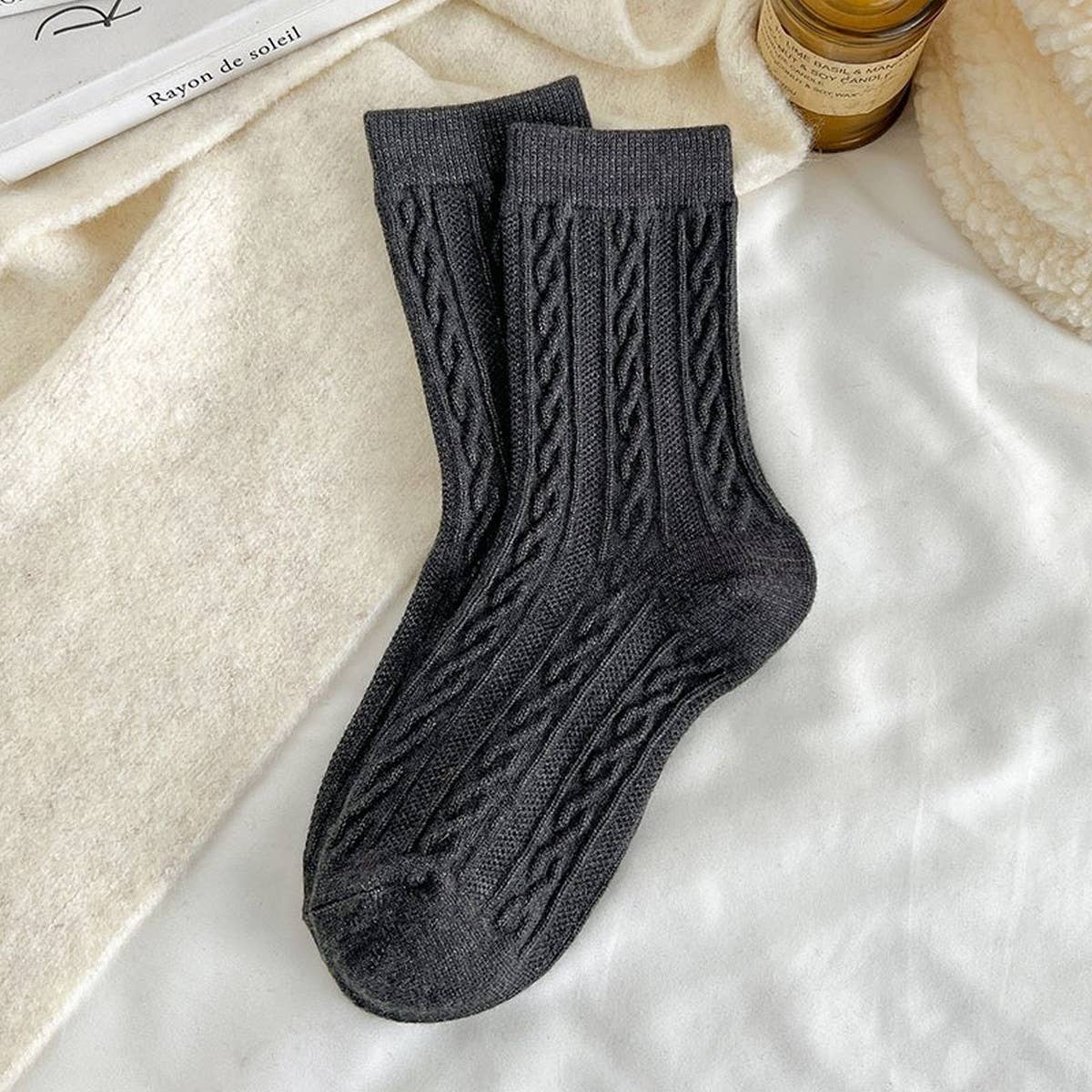 SOLID COLOR RETRO TWISTED DIAMOND WARM PILE SOCKS_CWMS1063