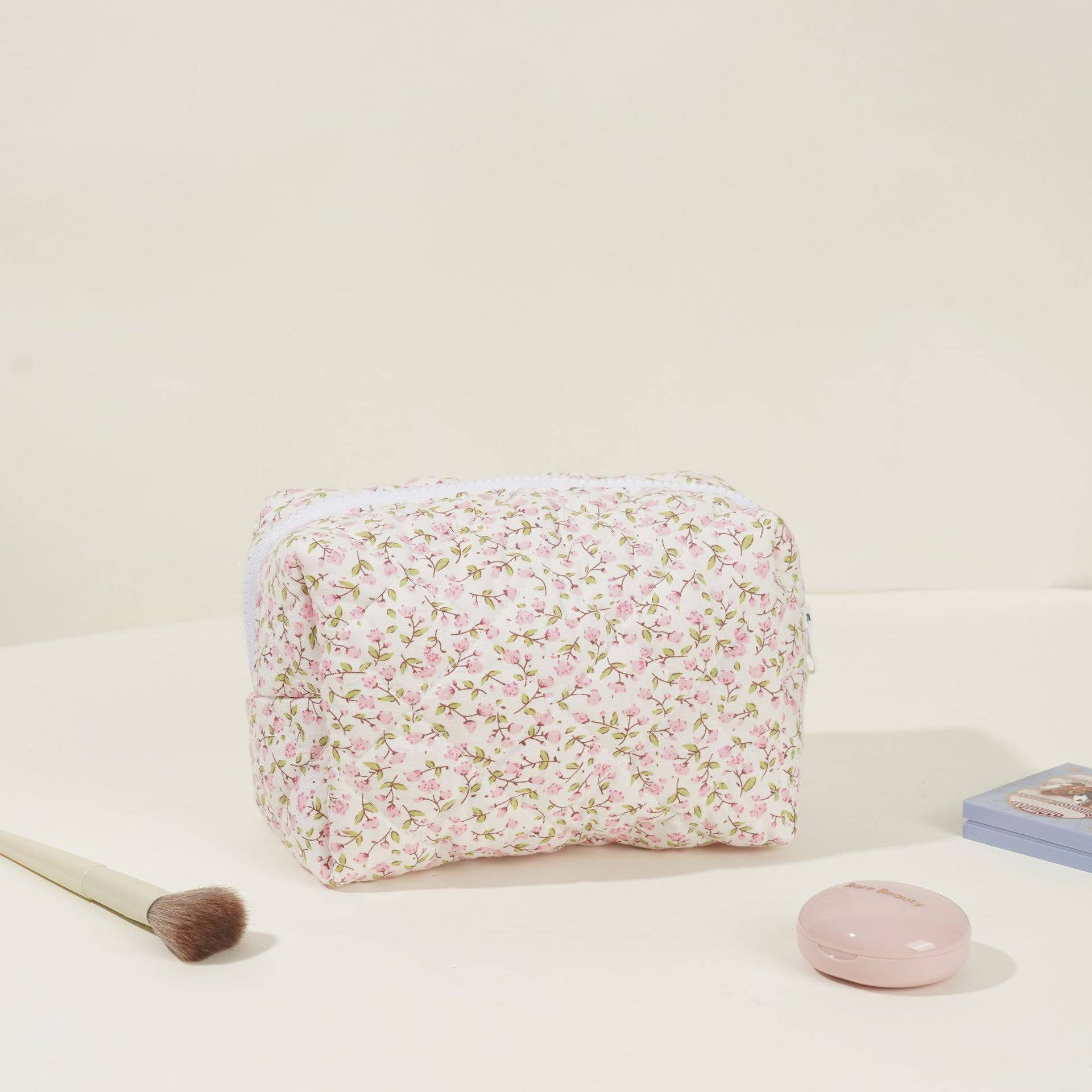Floral Quilting Large-Capacity Toiletry Bag