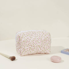 Floral Quilting Large-Capacity Toiletry Bag