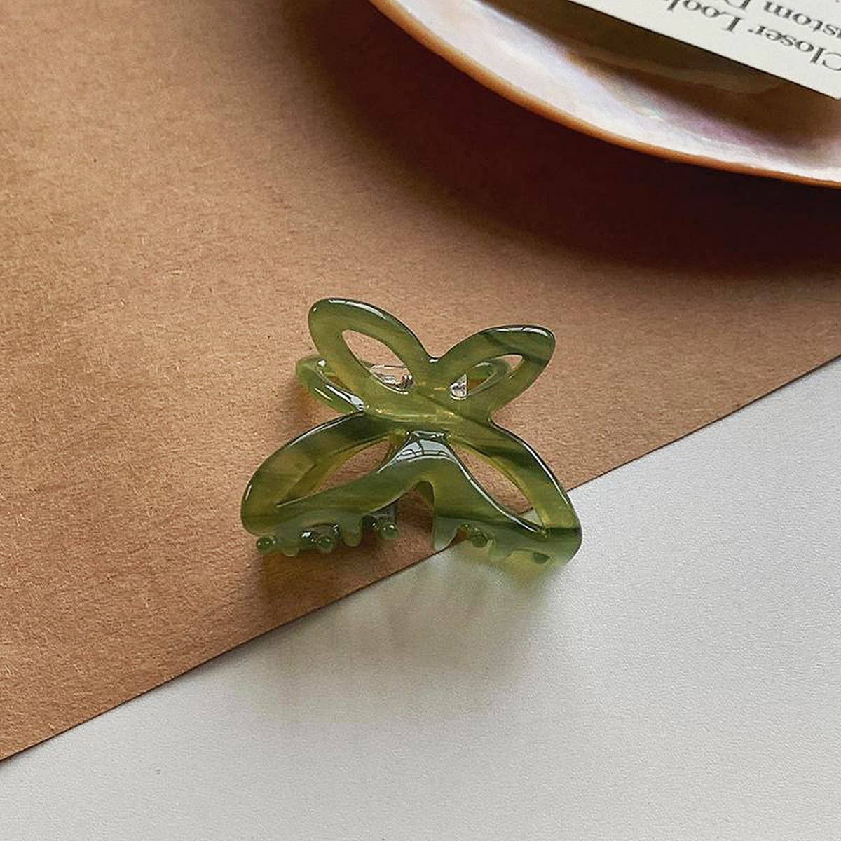 MINI BUTTERFLY ACETATE HAIR CLAW ELEGANT CLIP_CWAHA2643