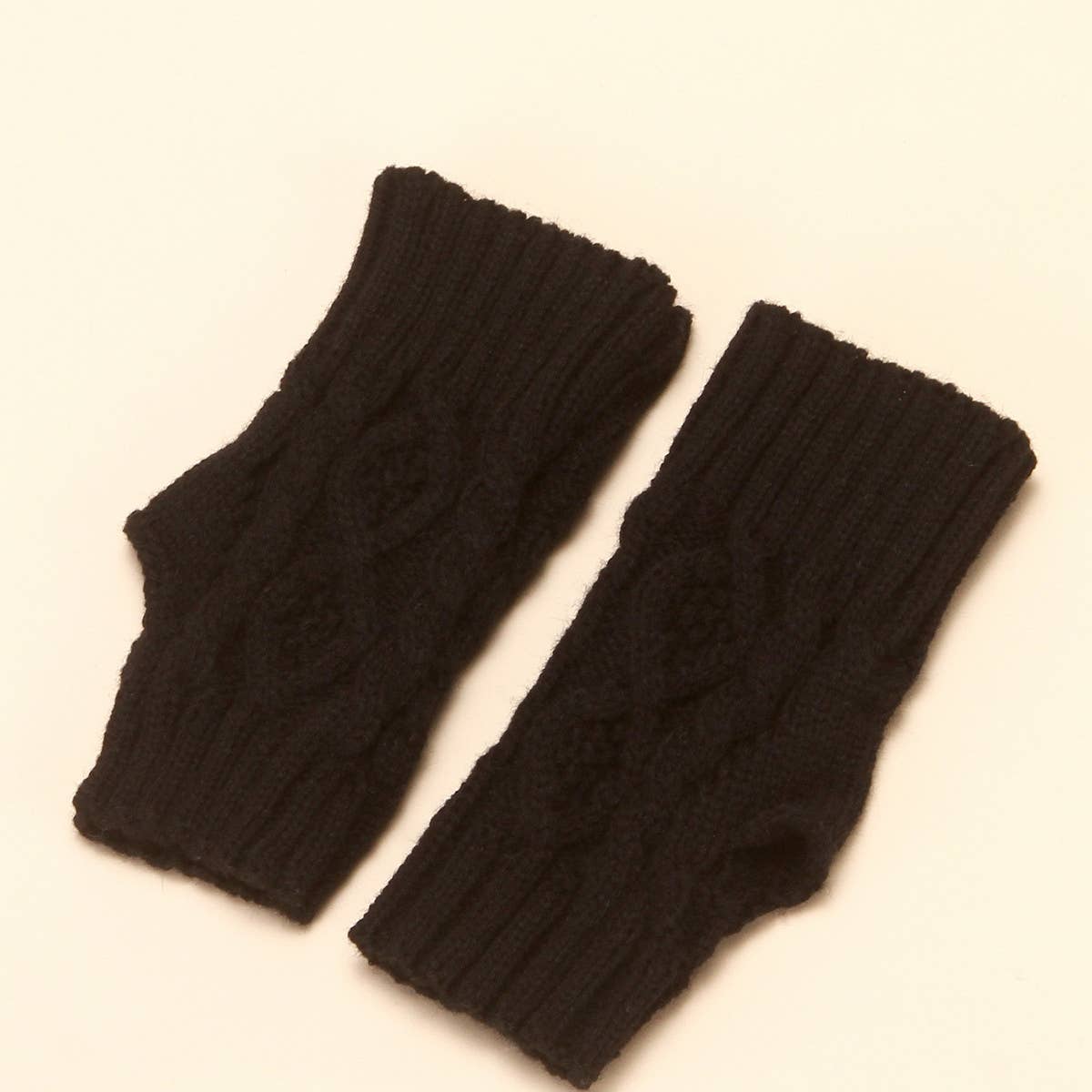 KNITTED DIAMOND SHAPED FINGER HOLE GLOVES_CWAG0088