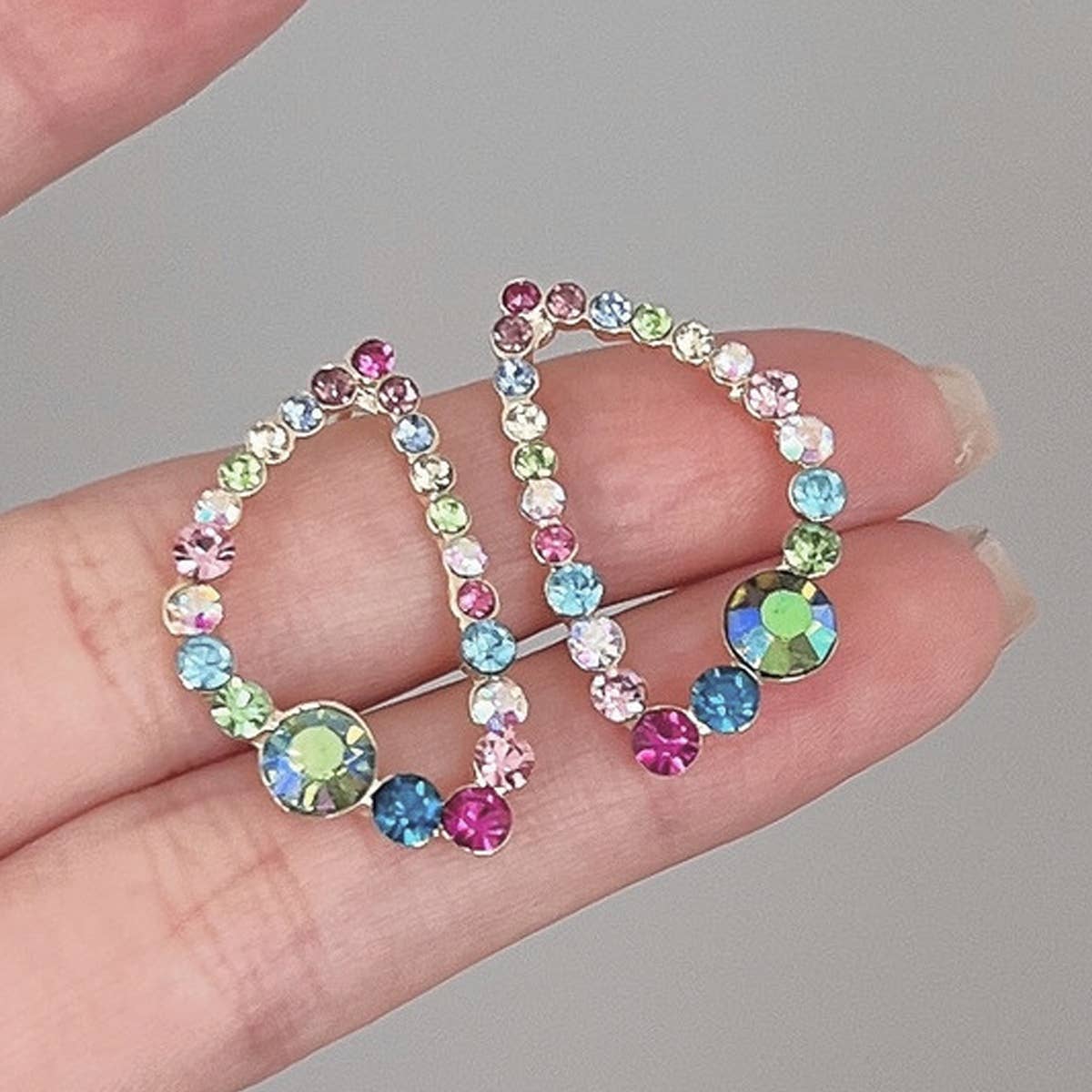 SWEET AND ELEGANT COLORED EARRINGS_CWAJE1413