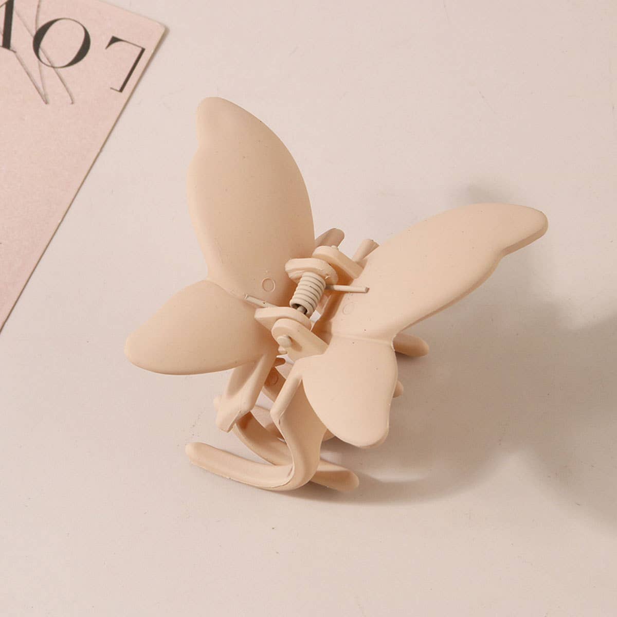 MATTE BUTTERFLY HAIR CLAW CLIP STRONG STYLISH_CWAHA0087