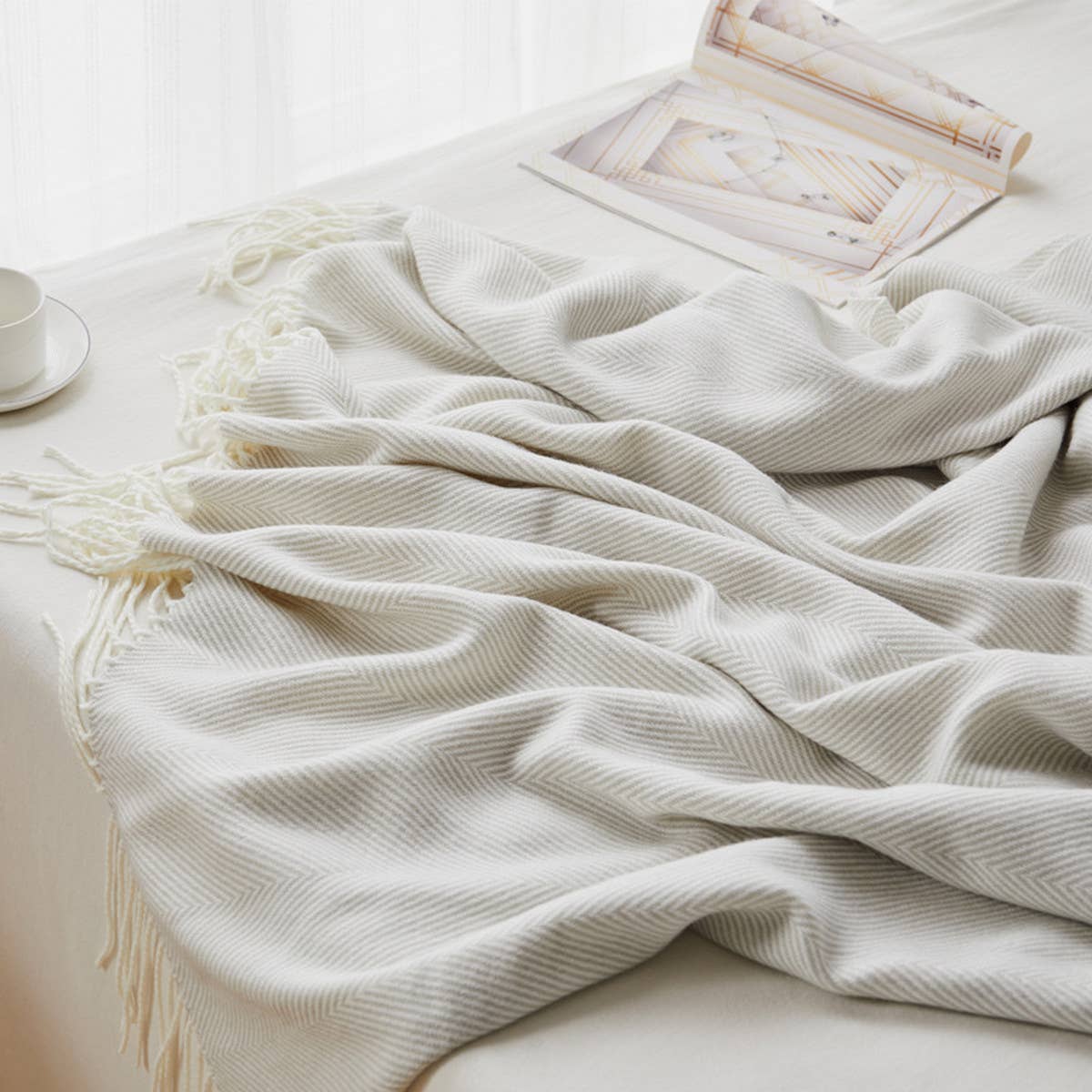 Ven Jacquard Tassel Throw Blanket_Cwmm1472
