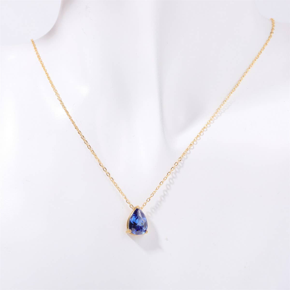 TEARDROP ZIRCON DECEMBER BIRTHSTONE NECKLACE_CWMM5534