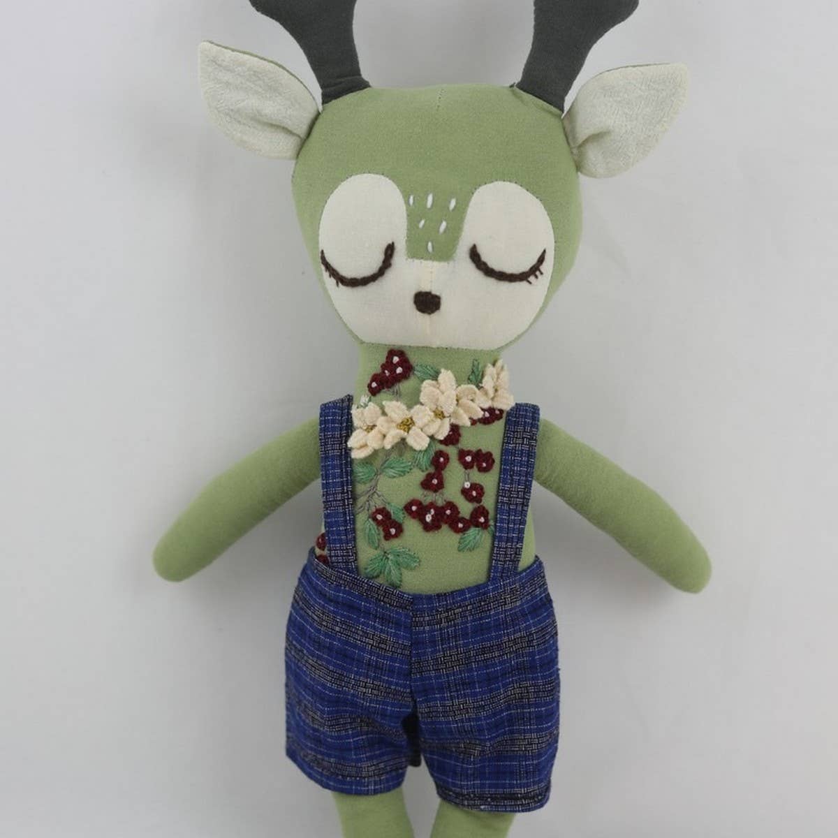 HAND EMBROIDERED RASPBERRY DEER PLUSH TOY DOLL_CWMM6052