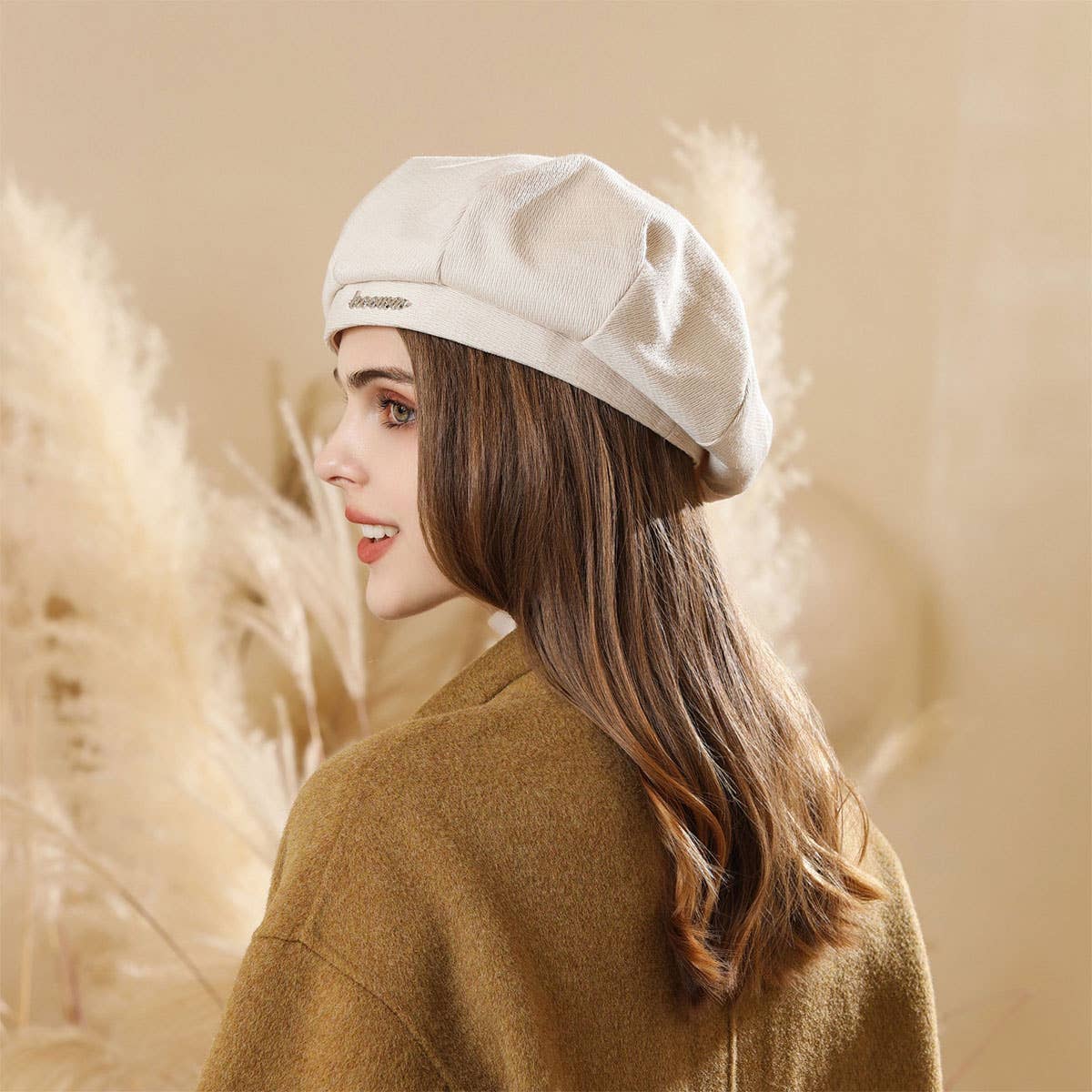 OFF WHITE FLAT CAP IS SUITABLE FOR AUTUMN WINTER_CWAH1982