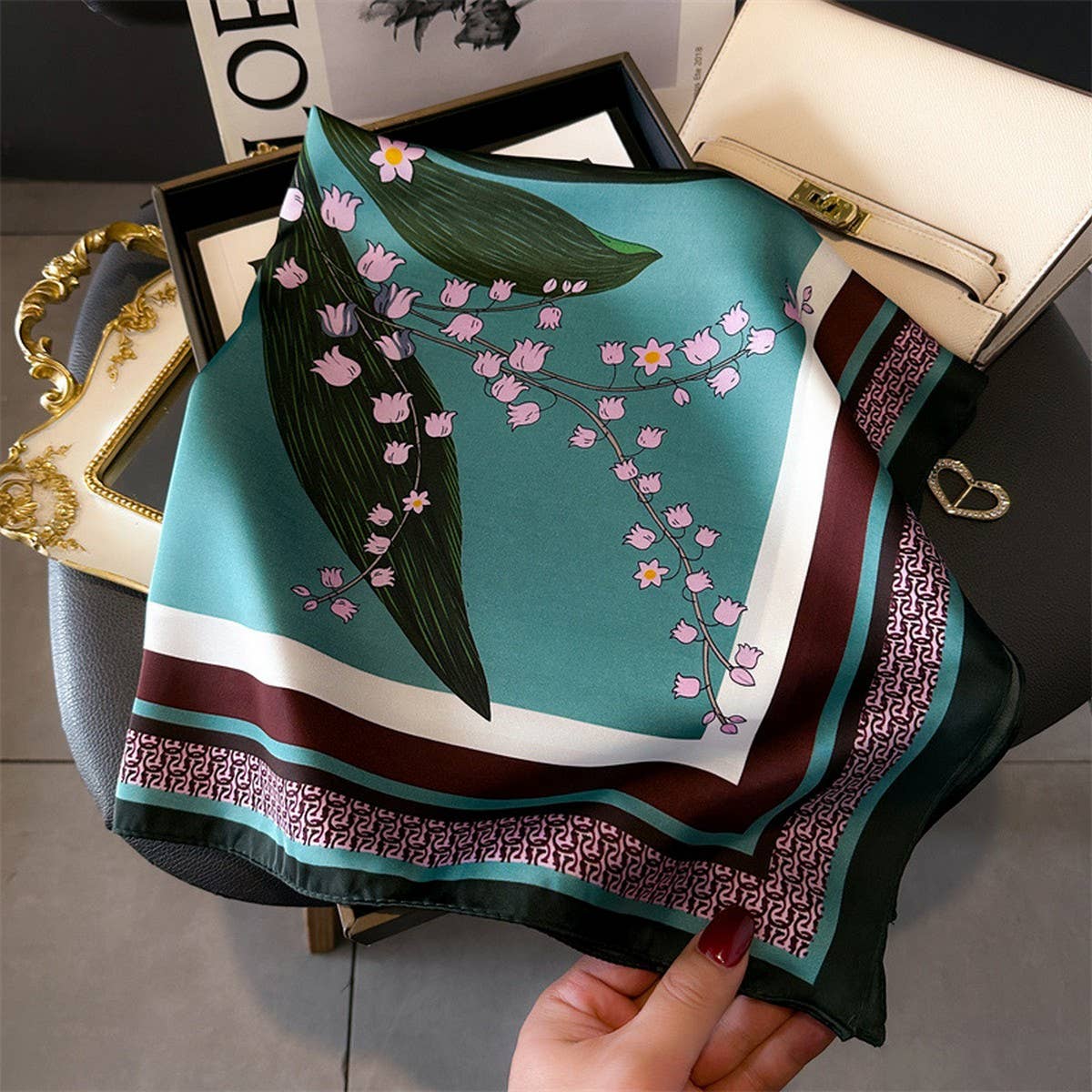 2024 NEW ARTISTIC PRINTED SMALL SQUARE SCARF_CWASC1431