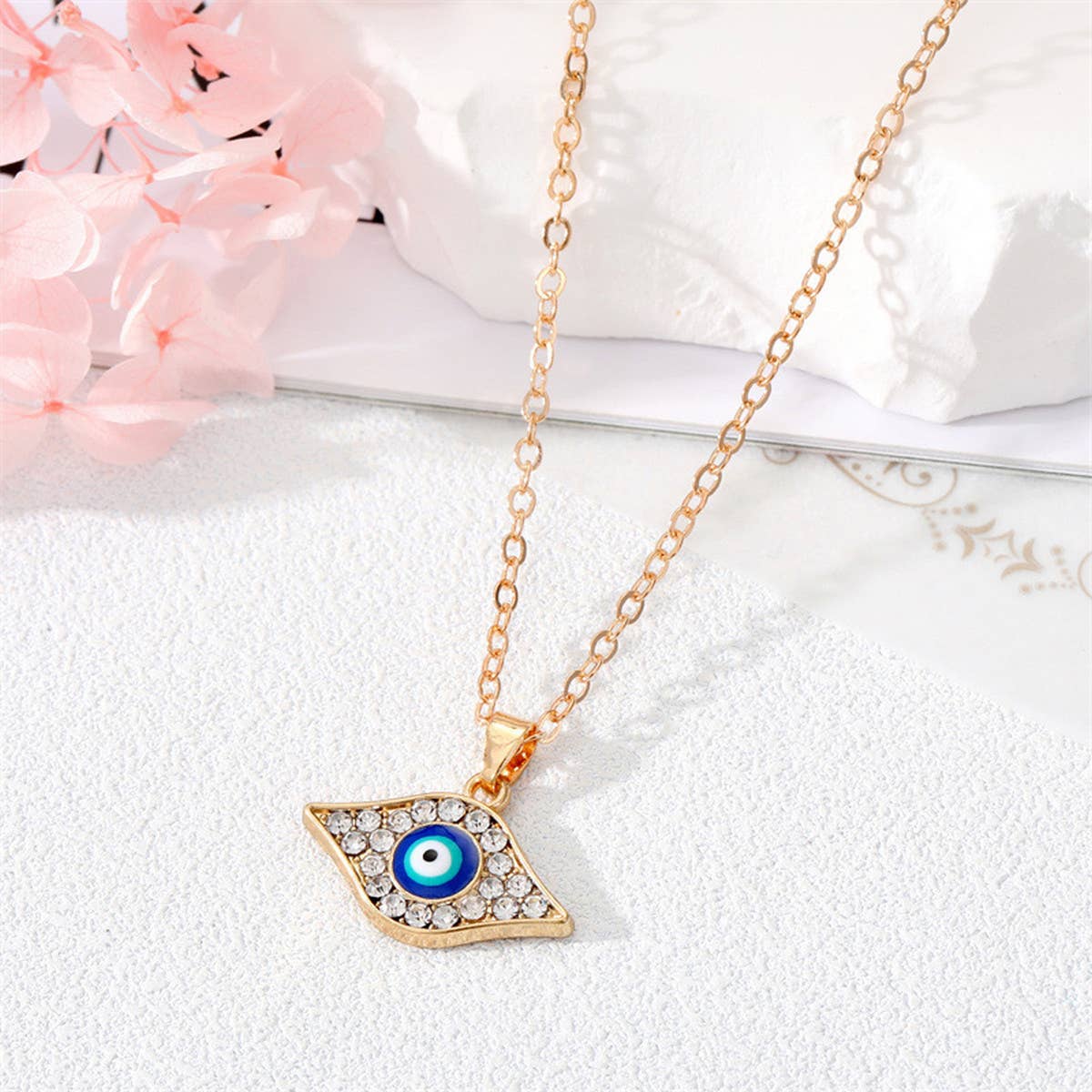 FASHIONABLE EVIL EYE DIAMOND NECKLACE_CWAJE2444