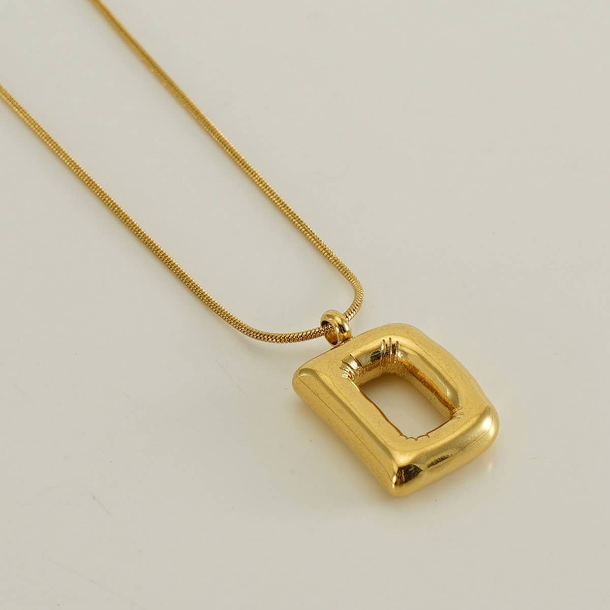 BALLOON STYLE 18K GOLD LETTER PENDANT NECKLACE_CWAJE0691