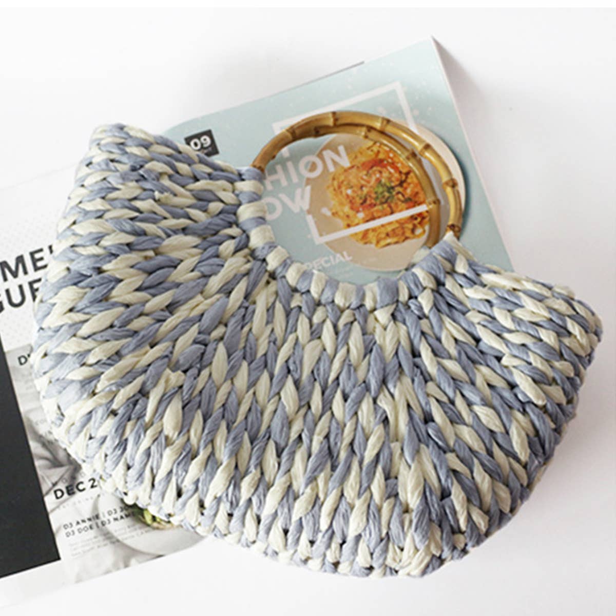 MEDIUM WEAVING STRAW BAGS WITH BAMBOO HANDLES_CWAB0815