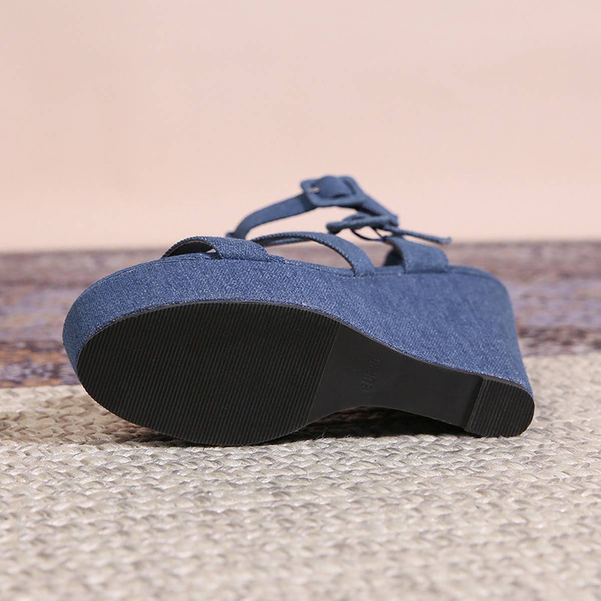 BEAUTIFUL FASHIONABLE PLATFORM WEDGE HIGH HEELS_CWSHH0125